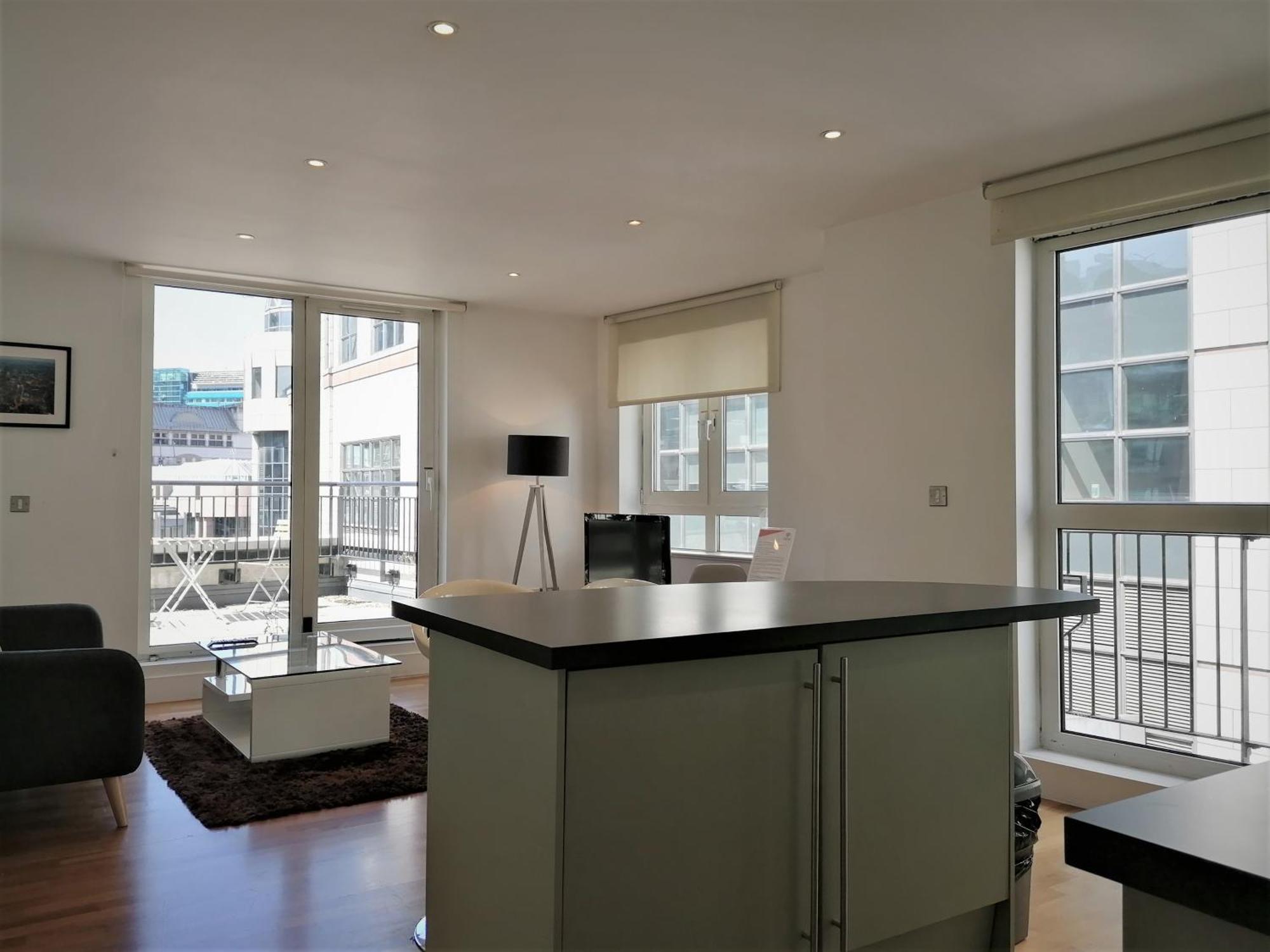 Still Life Tower Hill Executive London Exterior photo